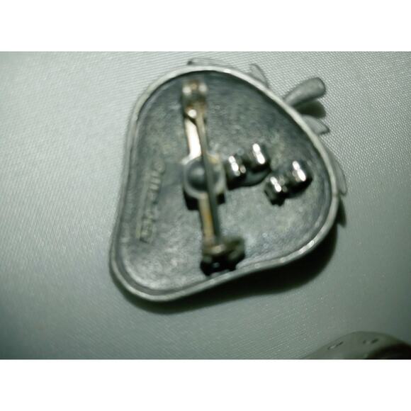 Vintage Ms Dee Strawberry Jewelry Brooch/Pin Ladybug Earrings Pewter Trinket Box - Picture 6 of 7